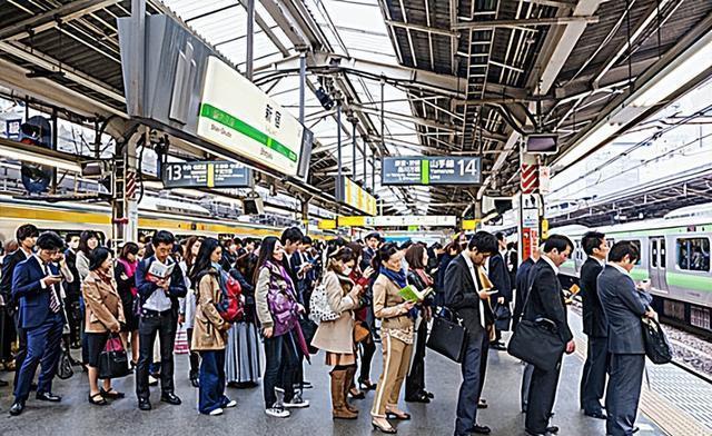 日本民众在东京市中心举行游行 声援巴勒斯坦 反对加沙战争 真假日本人之争引关注