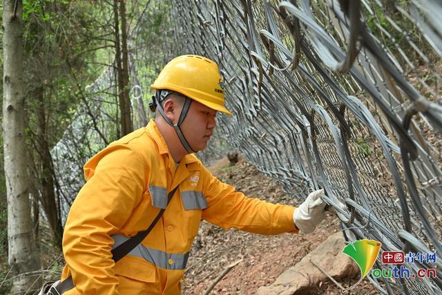 高铁“巡山队”披荆斩棘护通途 科技守护每一厘米安全