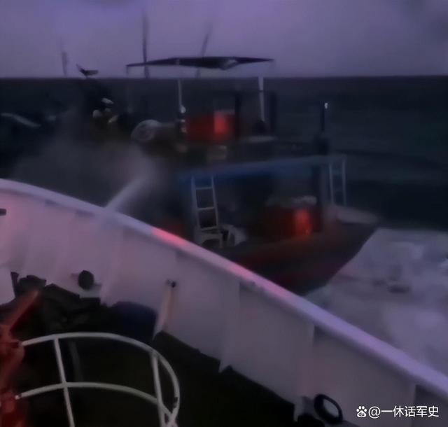 保卫黄岩岛！中国渔船拉着板砖集体出海 民间力量显决心