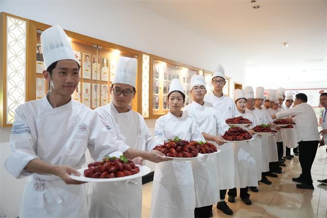 今年杭州“小龙虾王”揭晓 重119.5克，肉质更优