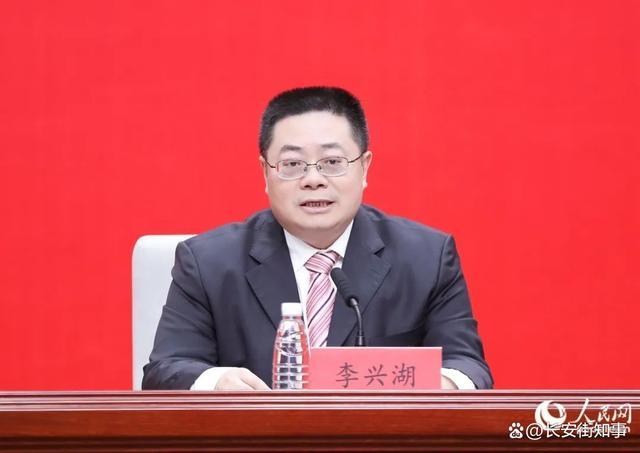 2021年10月,他成为福建省交通运输厅党组书记,厅长,2023年7