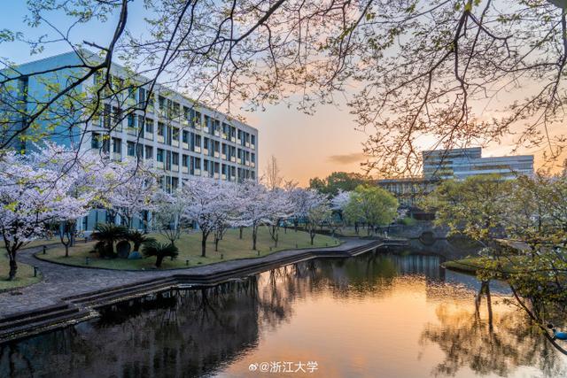 全国众多大学校长为高考生送上祝福 梦中情校待你金榜题名