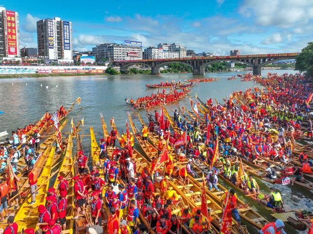 会漂移的龙舟"何以出圈又出海：龙舟经济乘风破浪