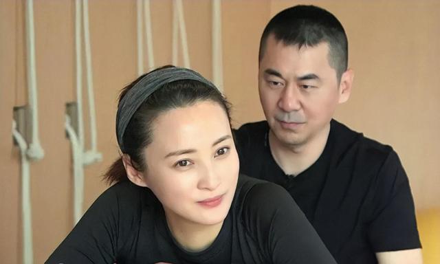 吴越：白玉兰“最具争议”视后，痴恋陈建斌五年，52岁从容释怀 情归何处？