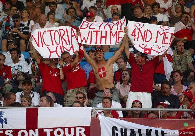 不服就干！土耳其与格鲁吉亚球迷在威斯特法伦球场爆发大规模冲突