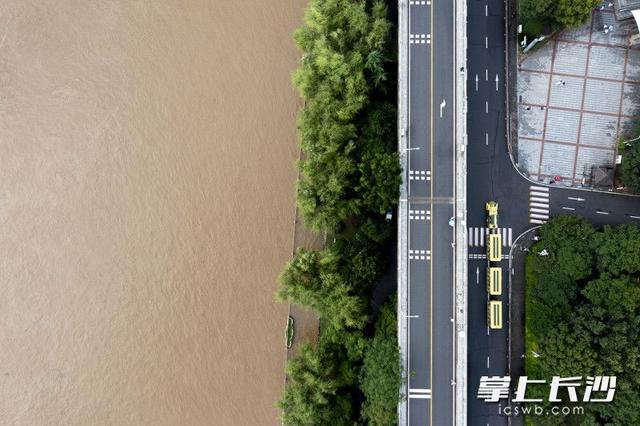 湘江长沙站或迎今年最高水位 防汛警戒加强中