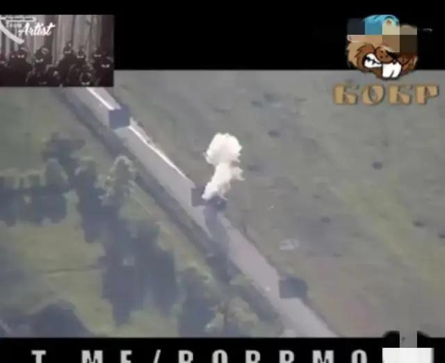 俄军无人机缓缓靠近 乌倒地伤病挥手阻止:几秒后无人机投下一瓶水