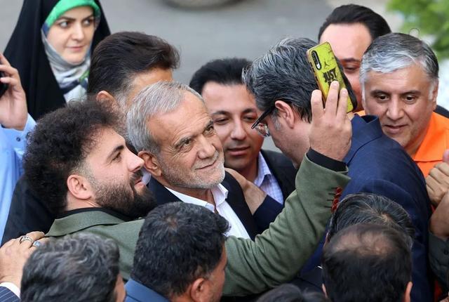 伊朗唯一的改革派总统候选人，还有机会赢吗？