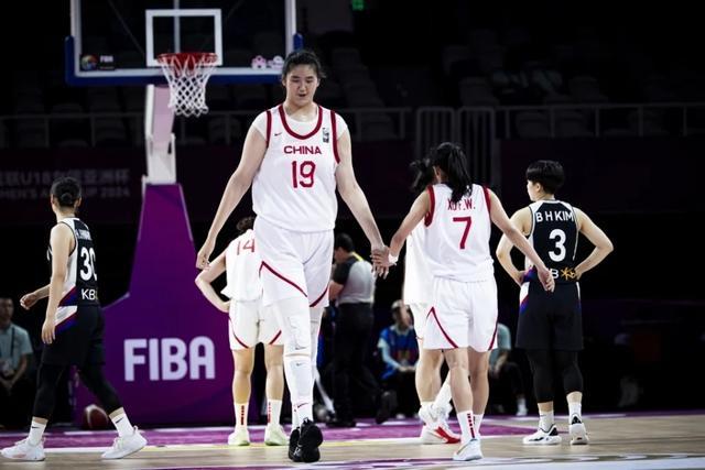 张子宇暴砍34分16篮板5助，FIBA官方发推盛赞，日本球迷直接破防 决赛剑指冠军