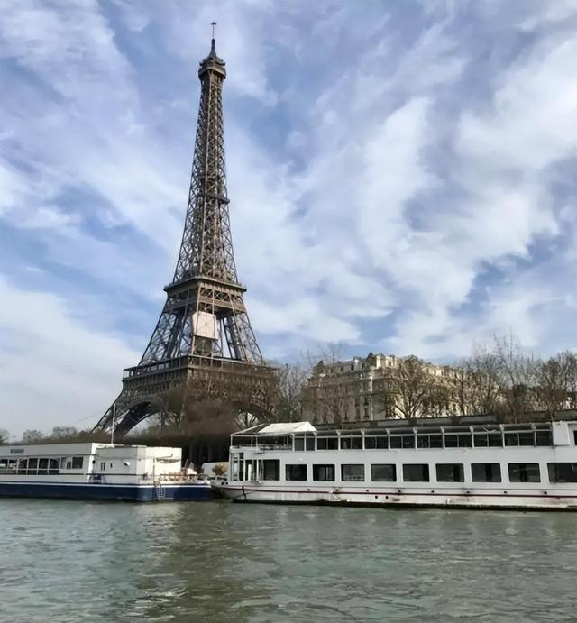 塞纳河水质仍未达公开水域赛事标准 巴黎奥运筹备警钟敲响