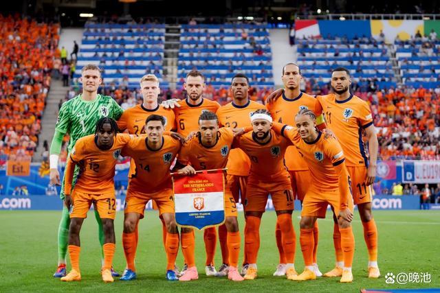 荷兰VS罗马尼亚首发：贝尔温先发！拜仁中卫替补，前中超外援出战