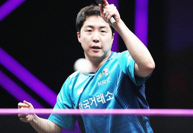 曼谷球星赛：张本智和3-2险胜世界亚军，决胜局只赢2分绝杀 ——再续三冠征程