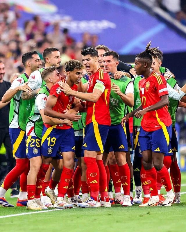 欧洲杯决赛：西班牙VS英格兰！斗牛士冲第4冠 三狮争58年首冠
