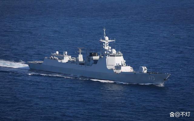 美国紧张了，声称在阿拉斯加发现多艘中国军舰：解放军和平巡航，美国需适应