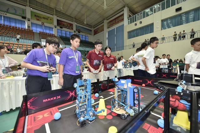 世界机器人大赛昆明锦标赛开赛 八千少年竞逐科技梦