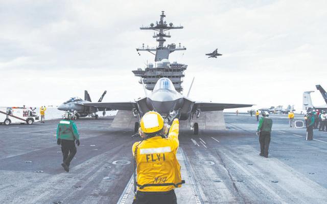 驻日美国海军引入F-35C隐形舰载战斗机，美学者炒作“应对中国”