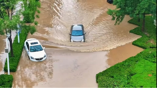 青岛胶州市发布暴雨红色预警 超100毫米降水警戒