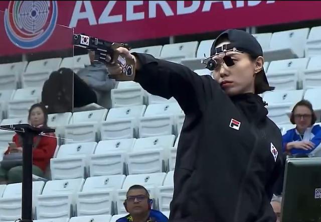 韩国女运动员因冷酷脸走红