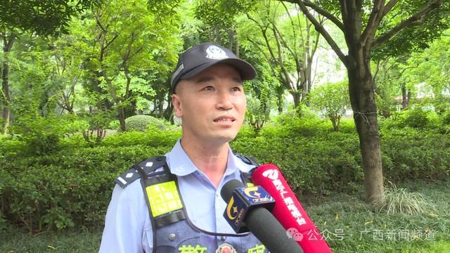 养殖场现大蟒蛇被抓时已产下8枚蛇卵