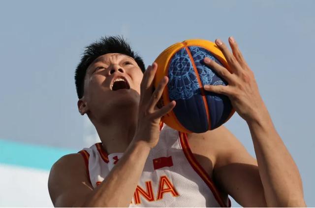 中国三人男篮：1-8落后追至16-21惜败立陶宛 张宁5分出线形势告急 奥运观赛团热议