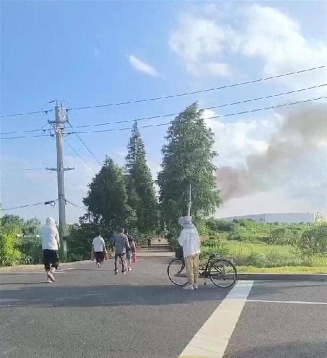 江苏一飞机坠落起火？系无人机试验