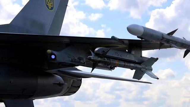乌军装备首批F-16战斗机，已越过莫斯科的核红线 F-16参战强化乌空防