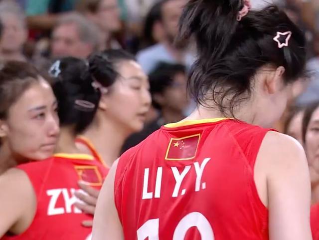 中国女排遗憾出局 赛后多人痛哭 泪水映照不屈斗志