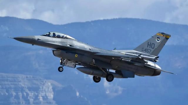 F-16战机来了 俄罗斯会使用核武器吗？核威慑与舆论角力加剧