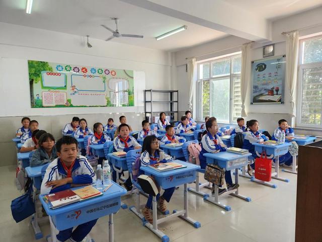 全国多地中小学迎来开学