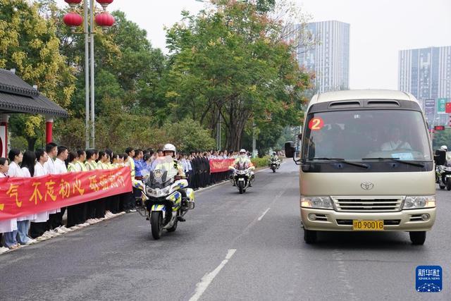 黄公略烈士遗骸安葬仪式 英魂归故里，浩气永长存