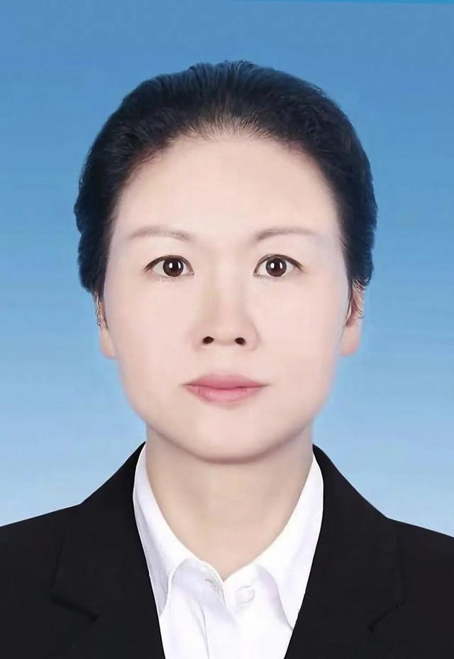 3位女干部拟履新 中专学历的她拟获破格提拔 教育局长郑朝霞破格提名