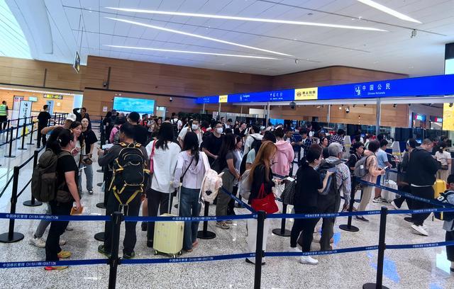 国庆假期，成都航空口岸10万余人次出入境 泰国、新加坡、马来西亚成热门目的地