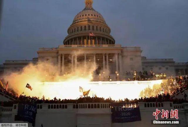 美国大选民众疯狂囤枪 政治暴力愈演愈烈