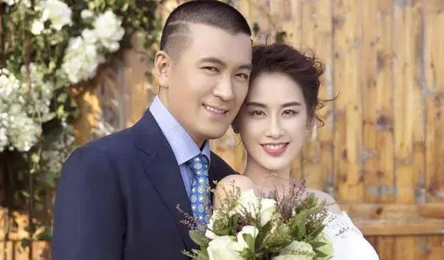 黄圣依再次选择离婚 16年婚姻画上句点