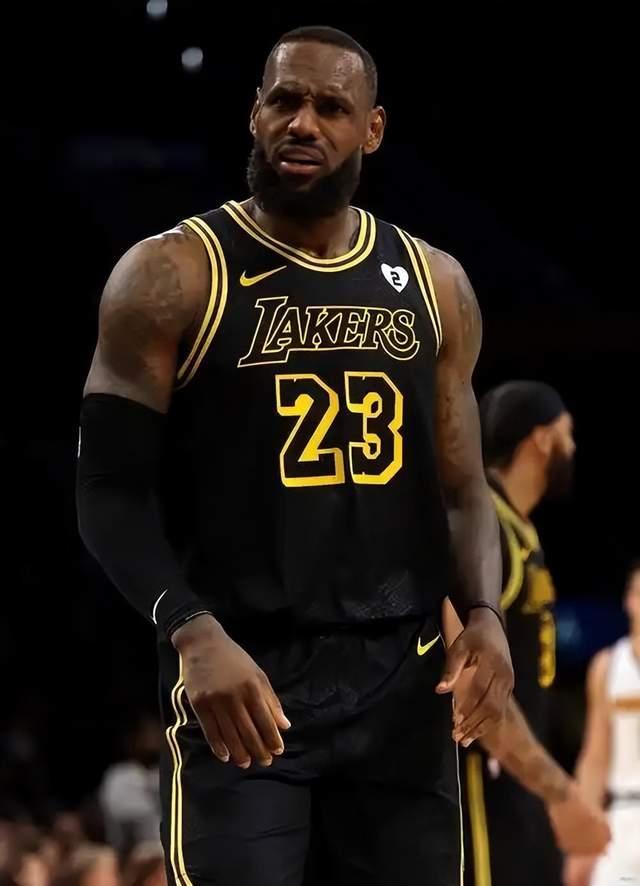 14日NBA红黑榜：字母哥59分荣登红榜 哈利伯顿拉胯惨登黑榜 球星表现大起底