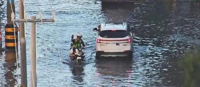 沿海多地出现海水倒灌！专家解析成因与防范措施