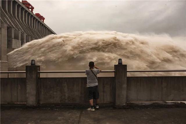 入冬多地暴雪频发，极端天气是如何一步步成为常态的？