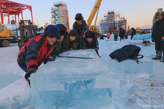 新疆阿勒泰无人机高空砸冰除雪