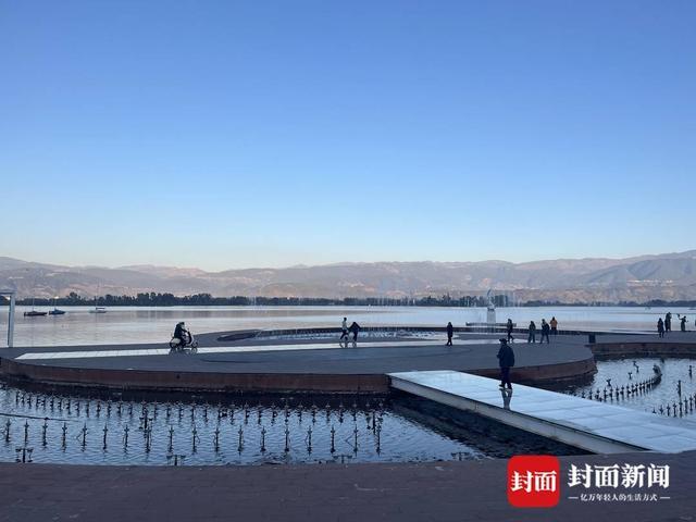 官方回应邛海边喷泉安全隐患 景区称设计为亲水平台无隐患