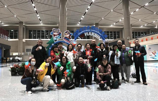 首架东南亚冰雪旅游包机落地哈尔滨 开启冬季旅游新篇章