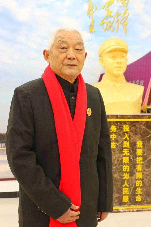 原雷锋团政治处主任姚德奇逝世