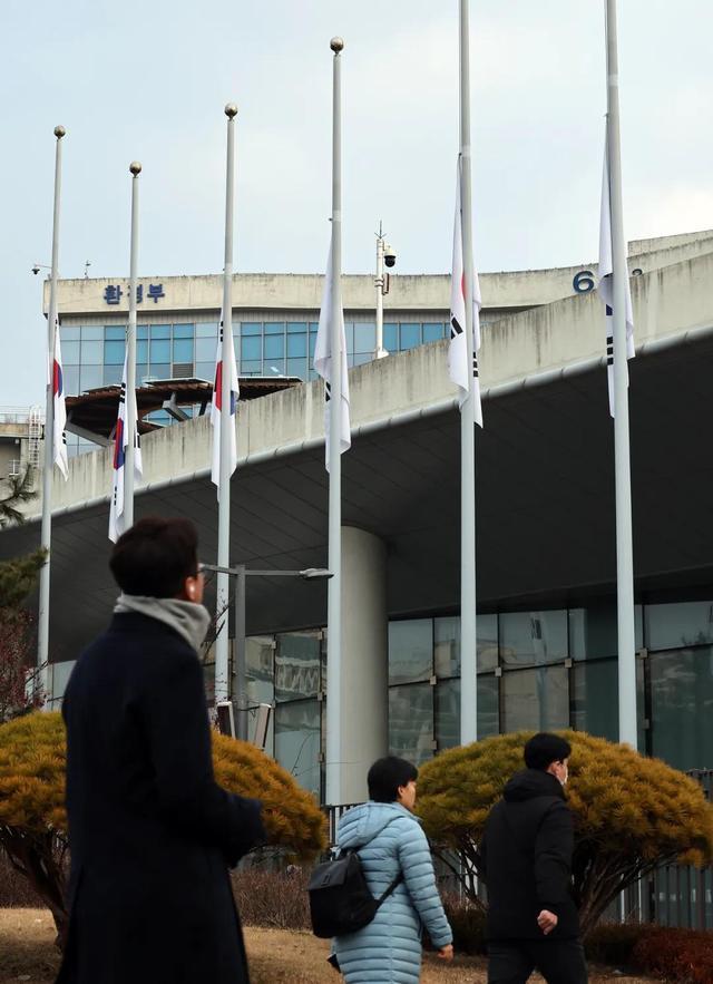 韩33岁幸存空少恐全身瘫痪 唯一男幸存者面临严峻伤情