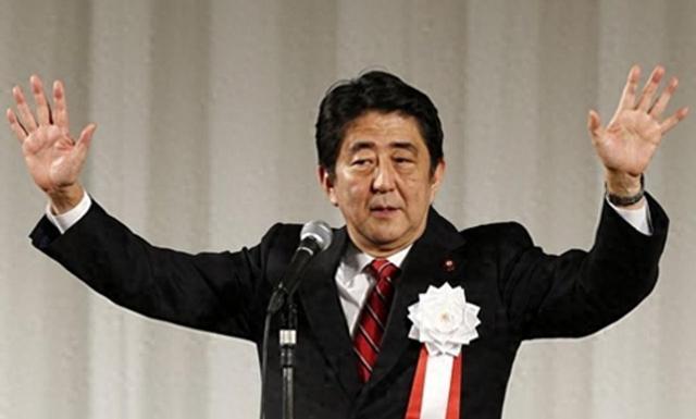 日本前首相安倍晋三遇刺后，他的墓碑上，为什么刻得是中国汉字？