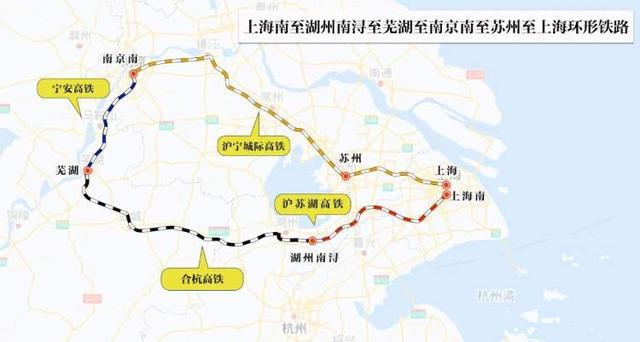 上海南站今晨开出首批高铁 铁路迷特地赶来体验