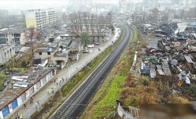 貴州農(nóng)貿(mào)集市遷出鐵路保護(hù)區(qū)