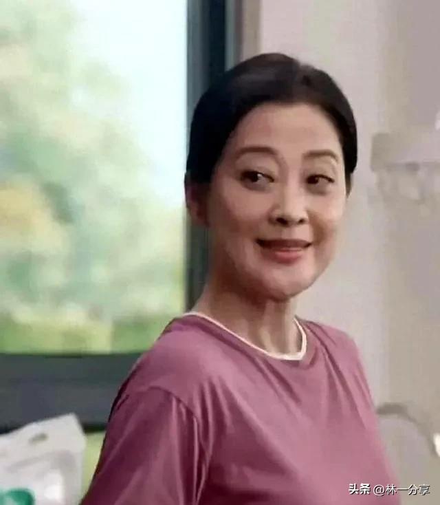 《我的后半生》梅婷的T恤让不雅众破防 中年女性魔力展现