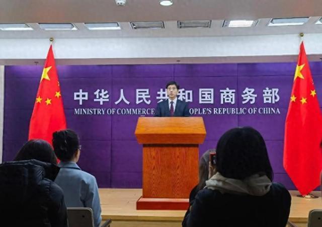 专家：特朗普对中国撒泼撒娇都没用 中美较量持续升级