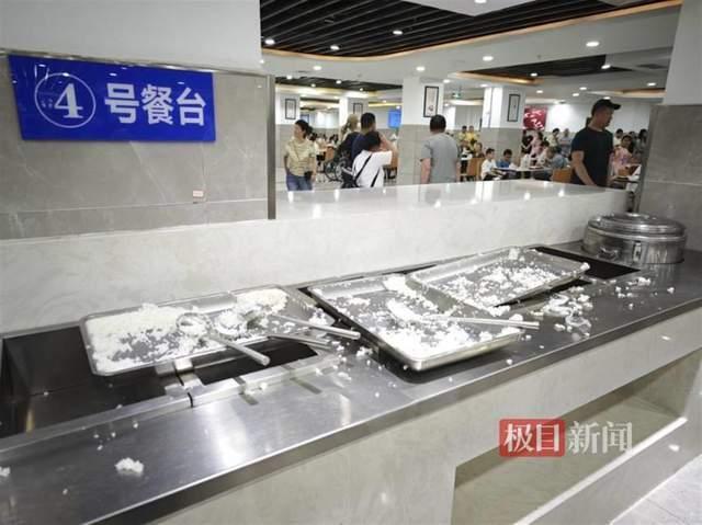 打卡重慶榮昌政府機(jī)關(guān)食堂 游客蜂擁而至