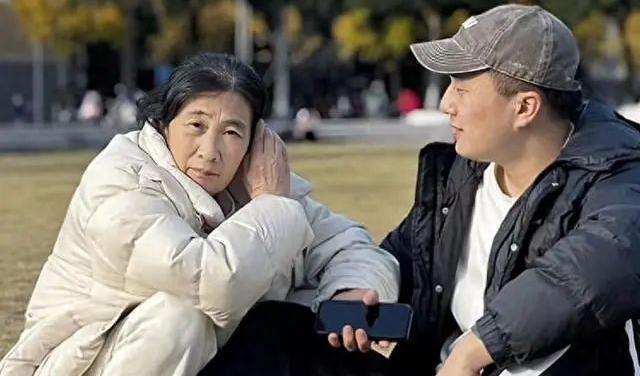 男子辭職照顧癡呆媽媽 孝心感動網(wǎng)友