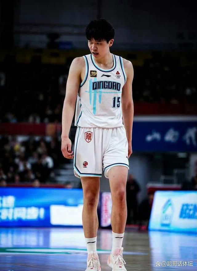 周琦：NBA很多黑人瞧不起我们 我去之前没人给过我建议：前辈经验警示后辈